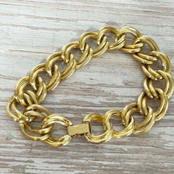 Avon Vintage Textured Chunky Double Curb Chain Link Bracelet Large 7.5” Signed - Picture 5 of 12